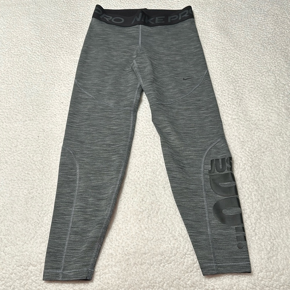 Nike Pro Ladies Gray Capri Leggings, EUC (Wore Once), Size Small